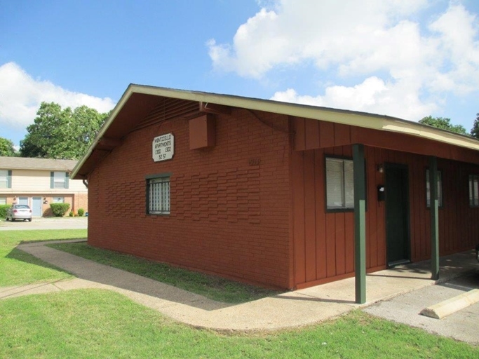 Monticello Apartments in Austin, TX - Building Photo