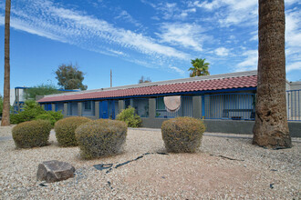 Villa Martel in Phoenix, AZ - Building Photo - Building Photo