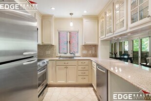 241 Perkins St, Unit 1 in Boston, MA - Building Photo