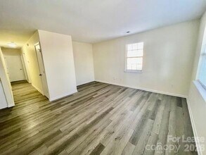 416 E 19th St in Charlotte, NC - Foto de edificio - Building Photo