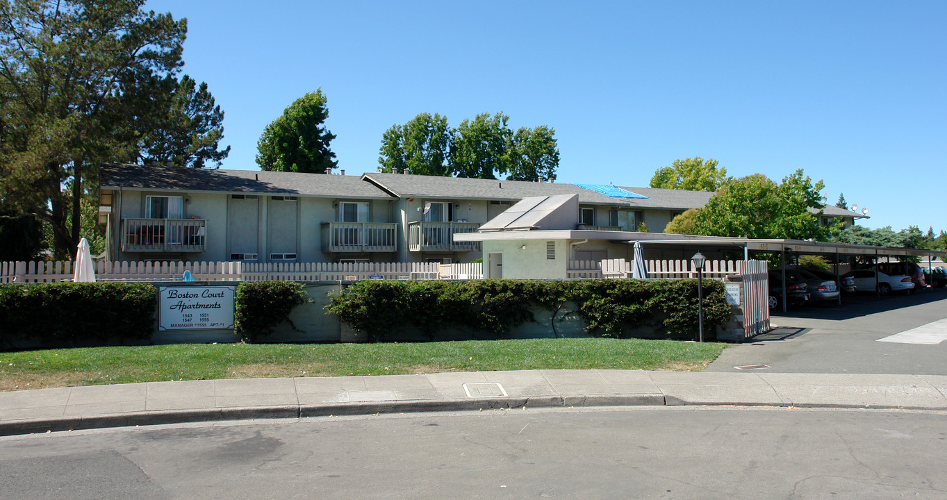 Boston Court Apartments in Santa Rosa, CA - Building Photo