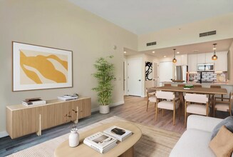 2041 NW 1st Ct, Unit B1 in Miami, FL - Building Photo - Building Photo