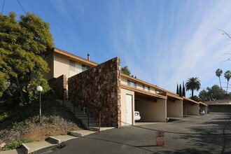 Grossmont Village in La Mesa, CA - Foto de edificio - Building Photo