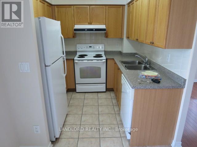 11 Oneida Crescent in Richmond Hill, ON - Building Photo - Building Photo