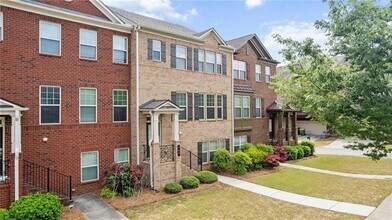 705 Ayala Pl in Alpharetta, GA - Foto de edificio - Building Photo