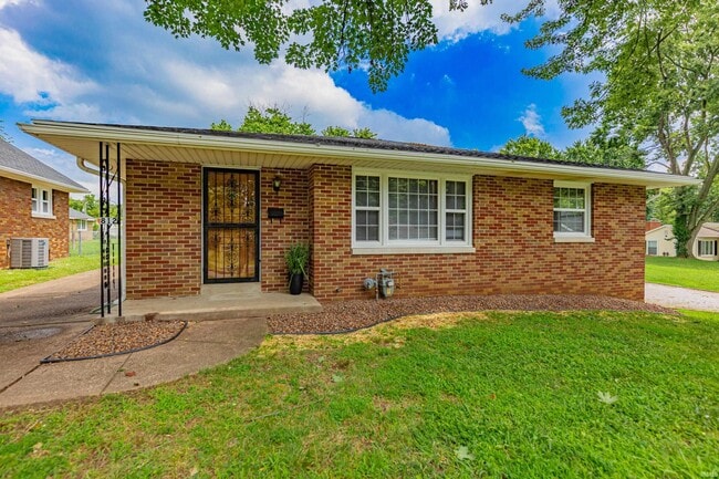 property at 812 S Cullen Ave