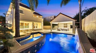 6138 Maryland Dr in Los Angeles, CA - Building Photo