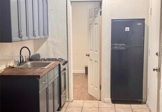 1555 Pennsylvania Ave in Miami Beach, FL - Foto de edificio - Building Photo