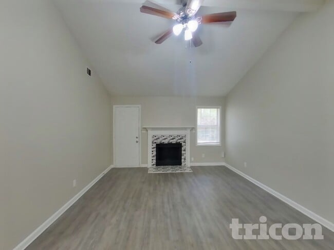 850 Rambling Rose Ct NW in Conyers, GA - Foto de edificio - Building Photo