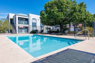 Lifestyles at Renaissance in Albuquerque, NM - Foto de edificio - Building Photo