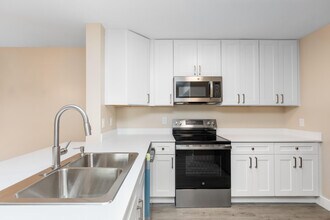 11401 NW 35th St in Coral Springs, FL - Building Photo - Building Photo