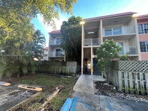 5231 Geneva Ct in Doral, FL - Building Photo - Building Photo