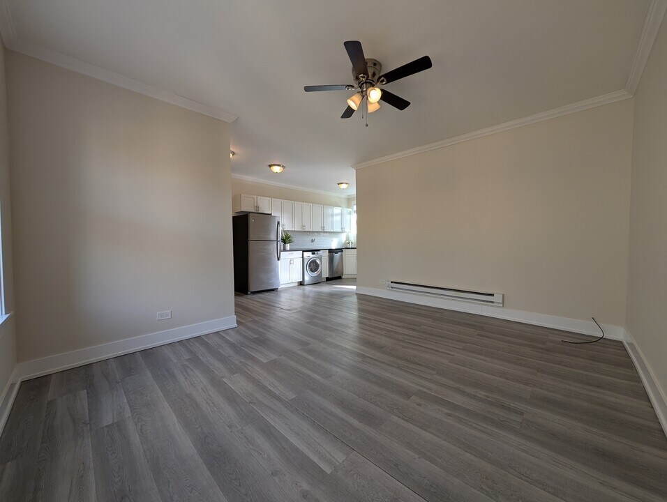 3814 N Greenview Ave, Unit 3817.5-3E in Chicago, IL - Foto de edificio