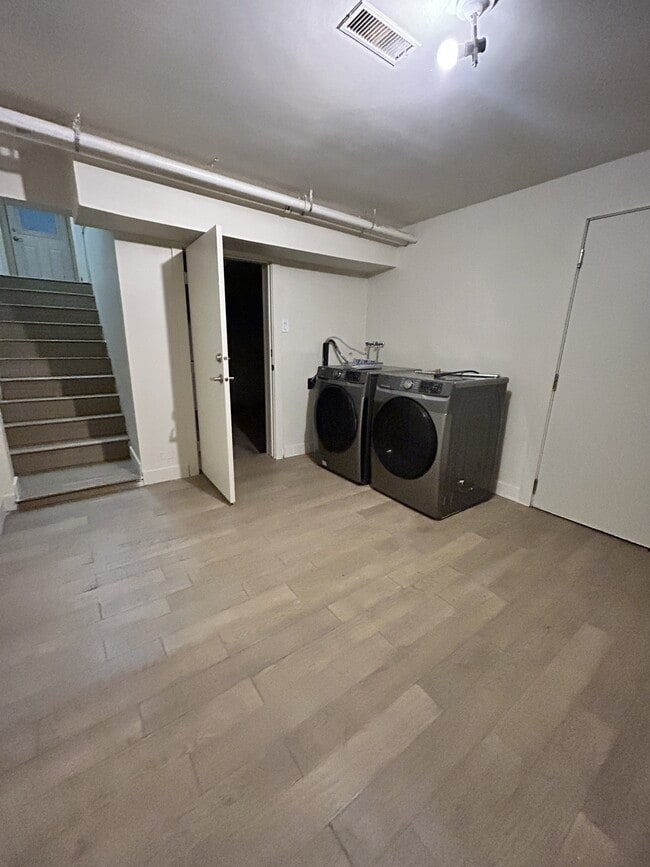 9837-9868 68 Ave NW in Edmonton, AB - Building Photo - Building Photo