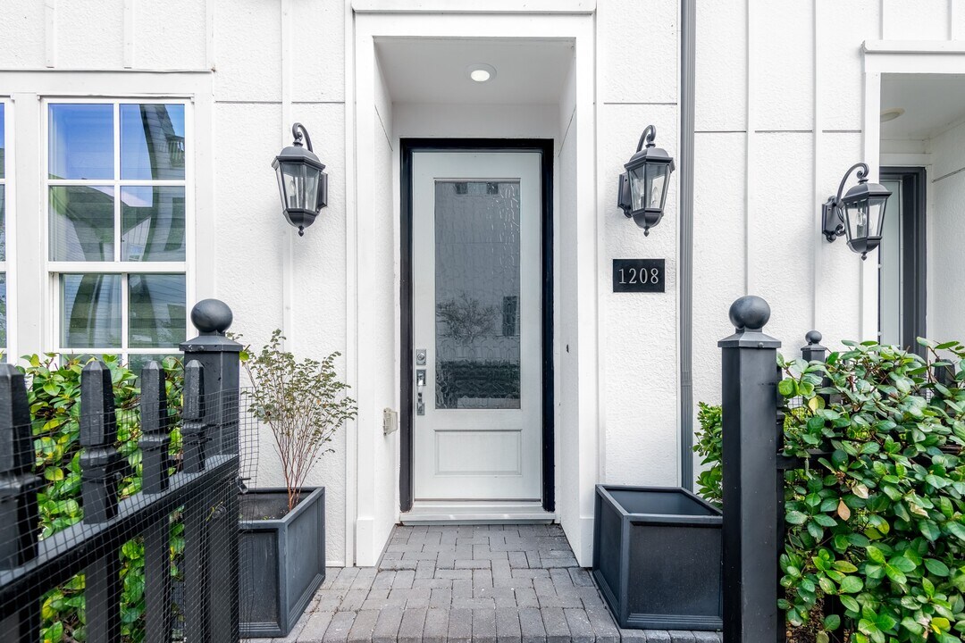1208 Timbergrove Park St in Houston, TX - Building Photo