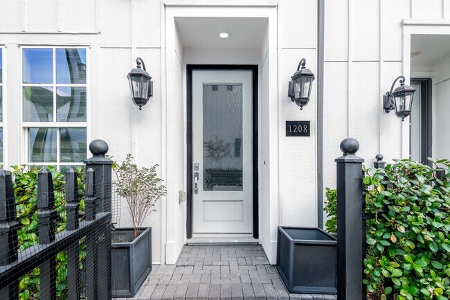 property at 1208 Timbergrove Park St