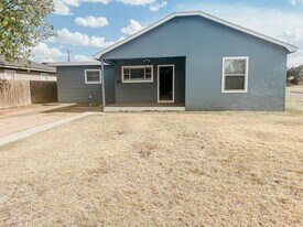 1100 8th Ave in Canyon, TX - Building Photo