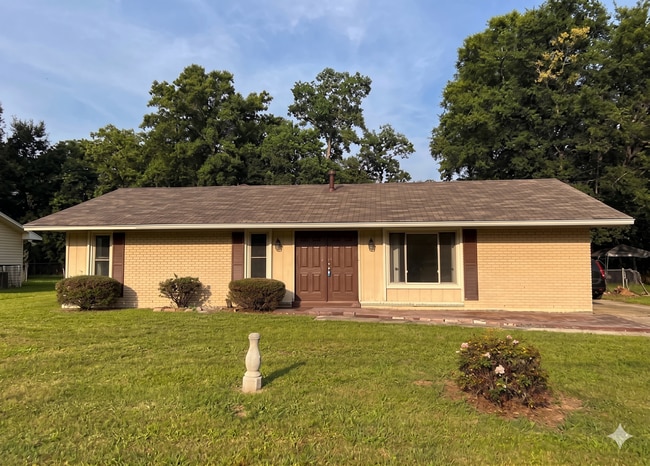 property at 4751 Queensbury Ct