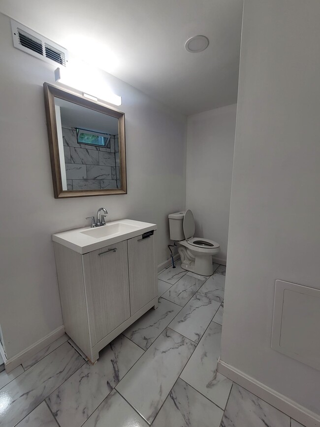 2346 Main St, Unit 1