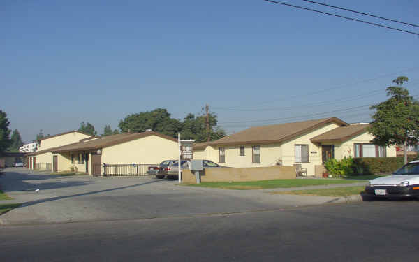 3901-3905 Stewart Ave in Baldwin Park, CA - Building Photo