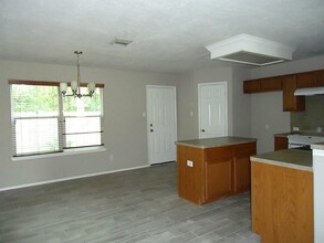 18468 Sunrise Oaks Ct in Montgomery, TX - Building Photo - Building Photo
