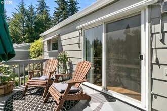 3649 SW 52nd Pl in Portland, OR - Building Photo - Building Photo