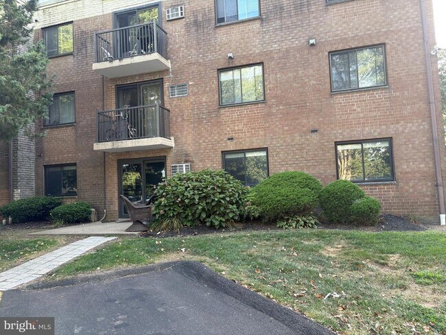 1575 W Street Rd in Warminster, PA - Building Photo - Building Photo