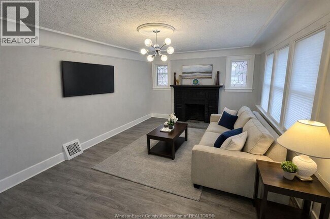 355 Randolph Ave in Windsor, ON - Foto de edificio - Building Photo