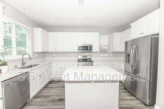 3138 La Corona Dr in Pittsburg, CA - Building Photo - Building Photo