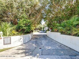 2009 Seminole Rd in Atlantic Beach, FL - Building Photo