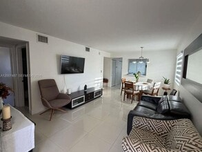 7265 NW 173rd Dr, Unit 712-7 in Miami Gardens, FL - Building Photo - Building Photo