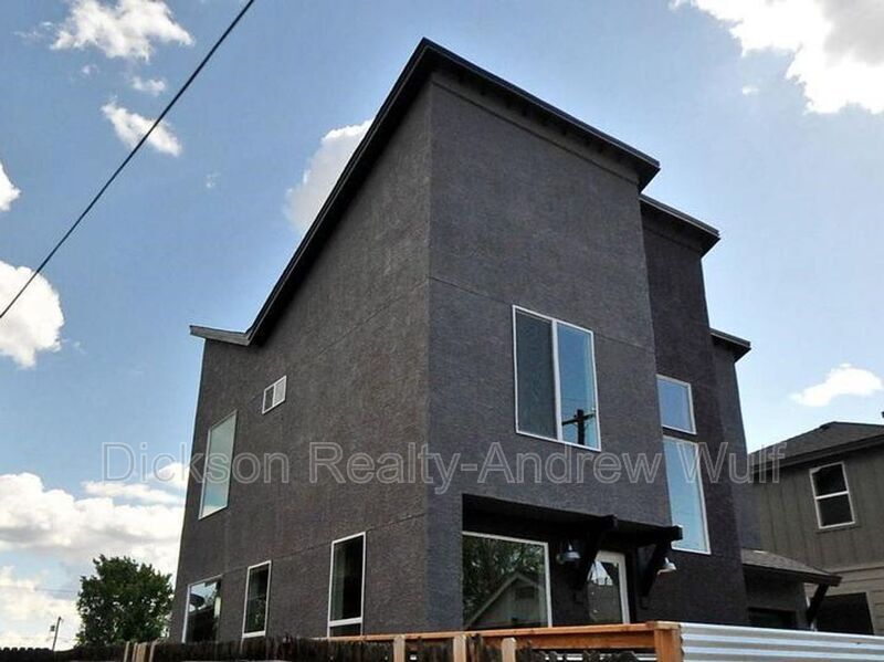 711 Roberts St in Reno, NV - Building Photo