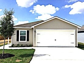 7543 Bowdre in San Antonio, TX - Building Photo