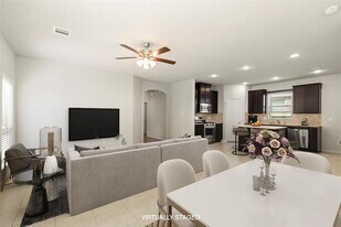 1333 Red Hills Dr in Iowa Colony, TX - Building Photo