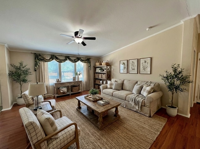 105 Encino Torcido in Adkins, TX - Building Photo - Building Photo