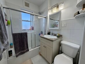 407 Charles St, Unit 3 in Malden, MA - Foto de edificio - Building Photo