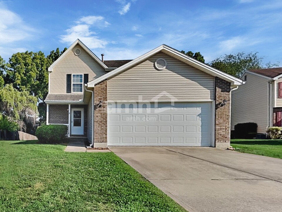 2733 Jenny Marie Dr in Xenia, OH - Building Photo