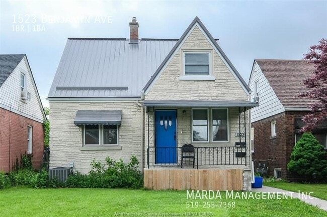 property at 1523 Benjamin Ave