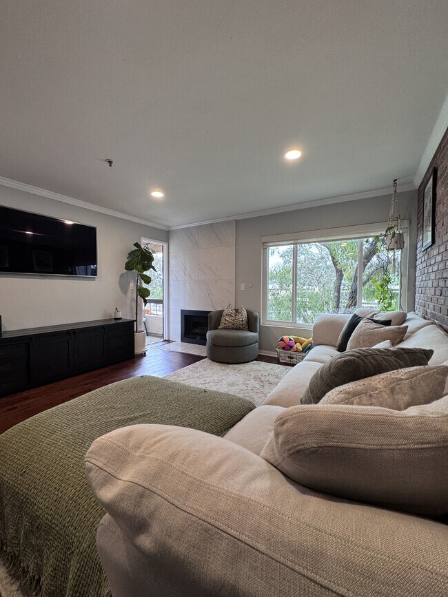 5645 Friars Rd in San Diego, CA - Building Photo - Building Photo