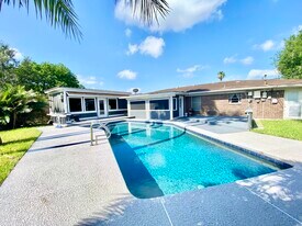 1623 Clark St in Harlingen, TX - Building Photo
