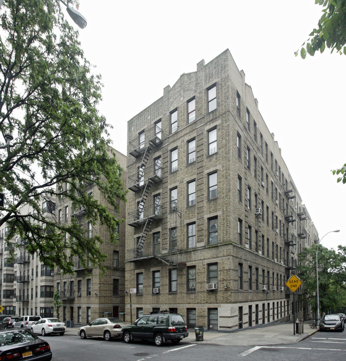 810 W 183rd St in New York, NY - Building Photo