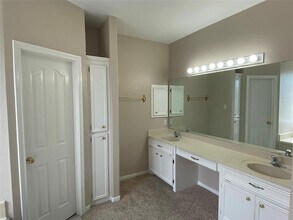 104 Sumac St in Lake Jackson, TX - Building Photo - Building Photo