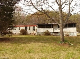 1110 Birdsong Rd in King, NC - Building Photo