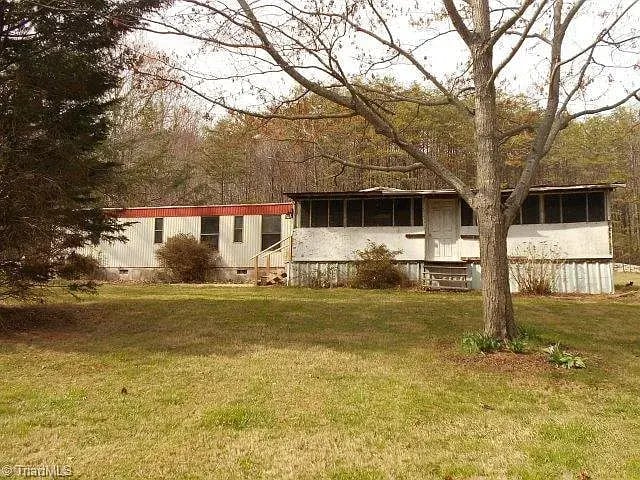 1110 Birdsong Rd in King, NC - Building Photo