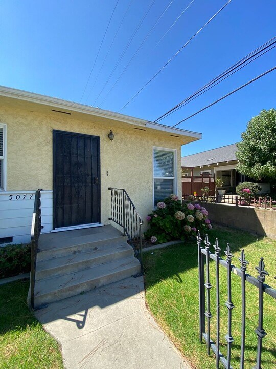 5077 Pacific Ave in Long Beach, CA - Building Photo