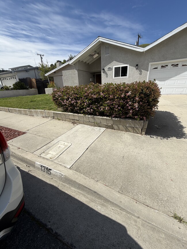 property at 1315 Ameluxen Ave