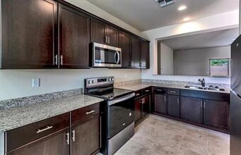 908 W Calle El Acuario in Sahuarita, AZ - Building Photo - Building Photo