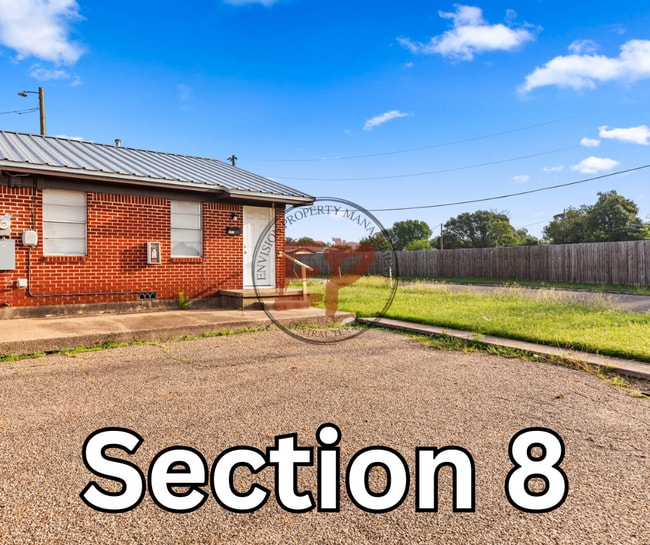4203 Compton Ln in Bellmead, TX - Building Photo - Building Photo