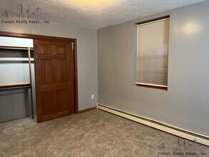 33 Princeton St, Unit 1 in Boston, MA - Foto de edificio - Building Photo