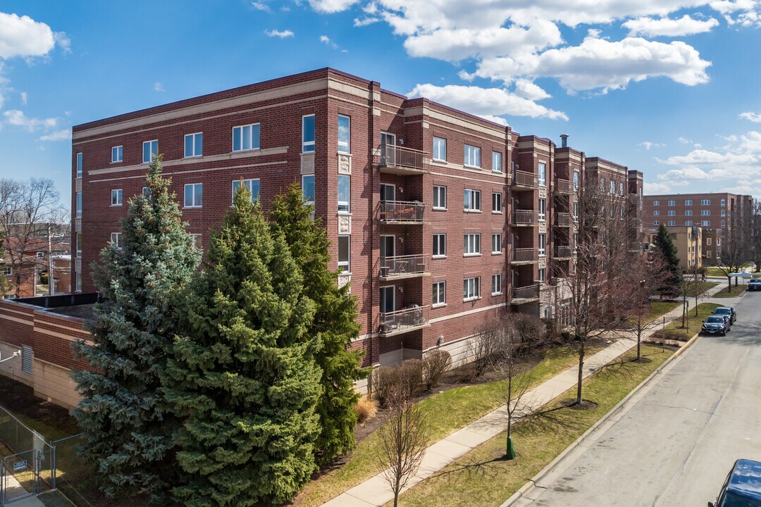 435 Alles St in Des Plaines, IL - Building Photo